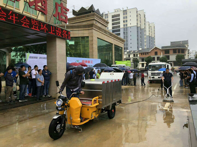 高压清洗车在雨天使用后需要保养