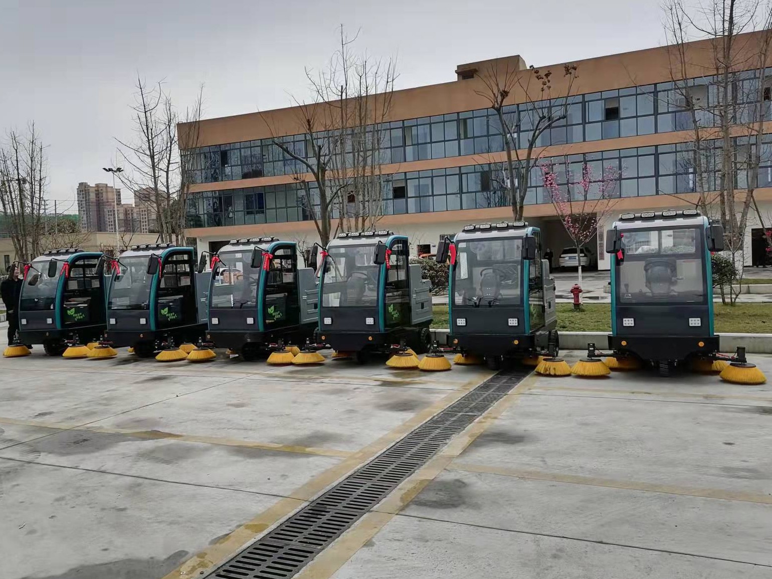 彭州市政环卫采购清洁扫地车